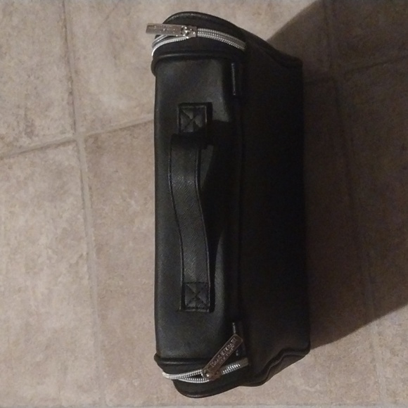 Isaac Mizrahi New York Black Cosmetic Train Case - Picture 5 of 8